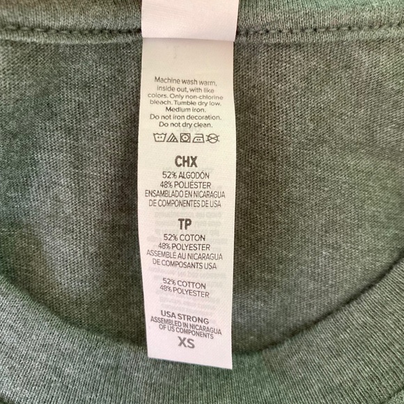 Women’s size XS forest green “There is no such thing as too many books” top - Picture 6 of 6